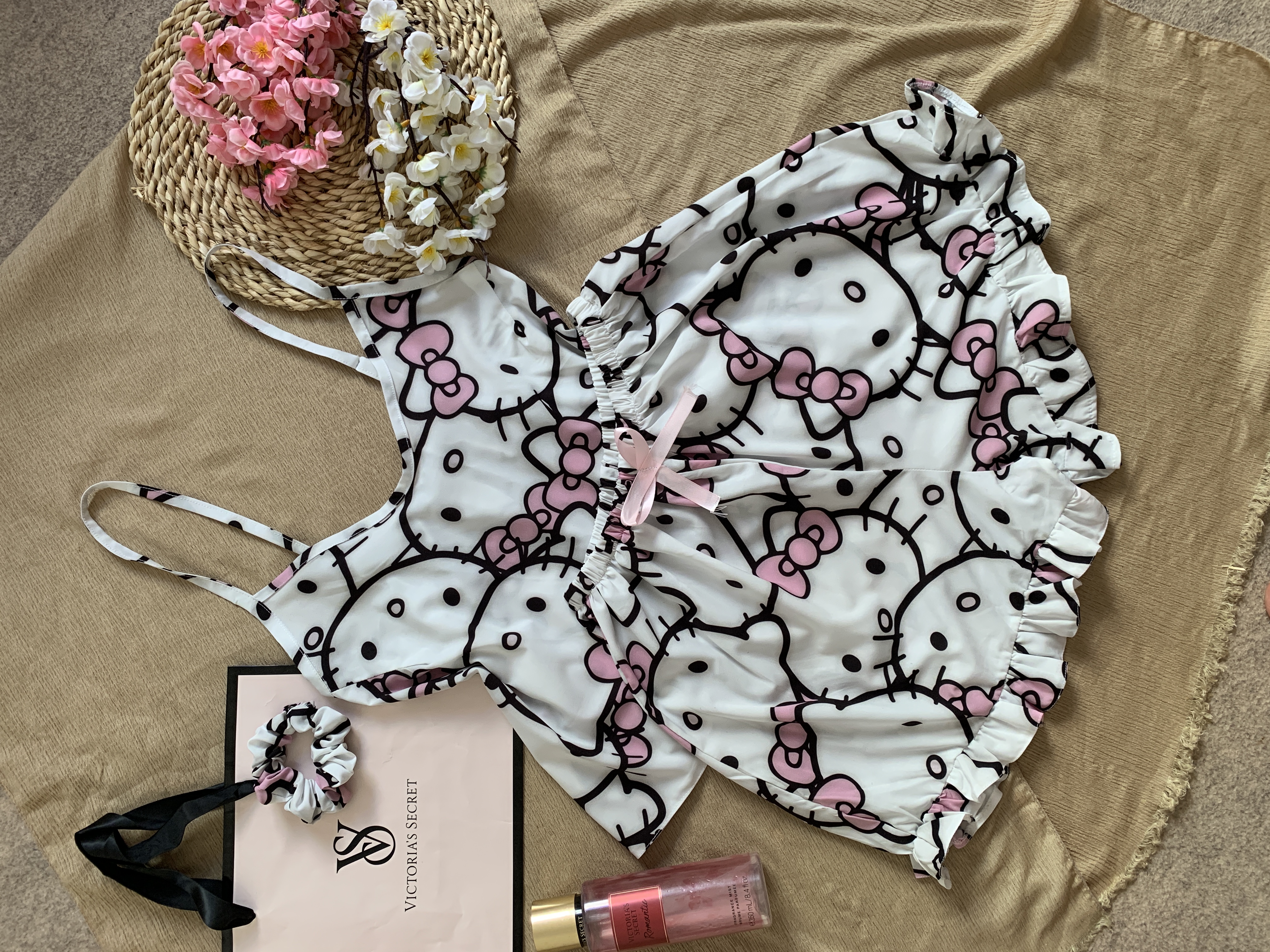 تاپ شورتک هلوکیتی